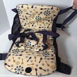 Munchkin Booster‎ Seat Portable Travel Purple Internal Storage C